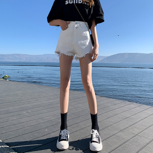 Ležerne ženske kratke hlače s poderanim elementima