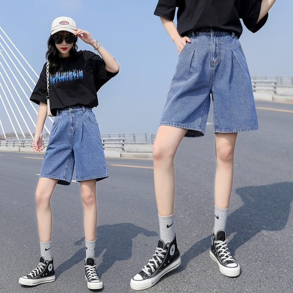 Φαρδύ μοντέλο κοντό τζιν με ψηλή μέση και τσέπες