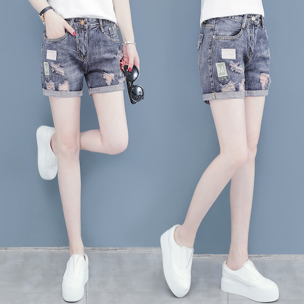 Γυναικείο casual τζιν σορτς με έμβλημα