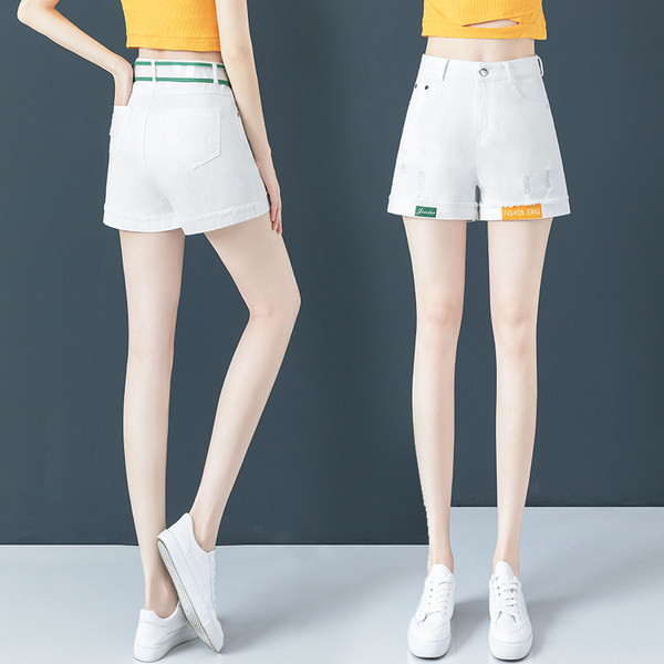 Γυναικείο σορτς με ψηλόμεσα σκισμένα μοτίβα και επιγραφή