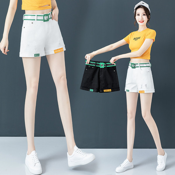 Γυναικείο σορτς με ψηλόμεσα σκισμένα μοτίβα και επιγραφή