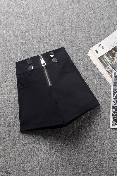 Σορτς με φερμουάρ και διακοσμητικά κουμπιά