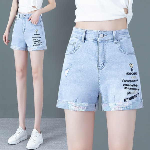 Γυναικείο σορτς με κέντημα σε μπλε χρώμα