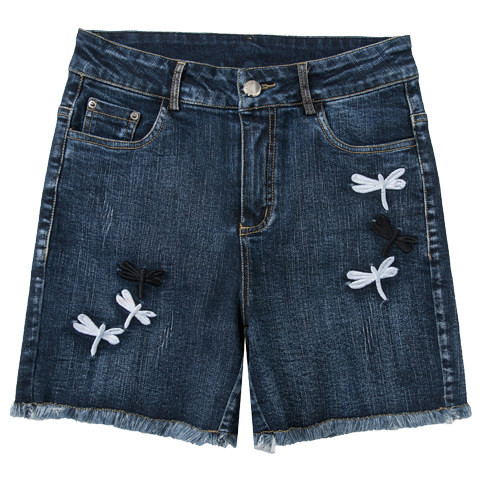 Liibuvad lühikesed tikandiga teksad