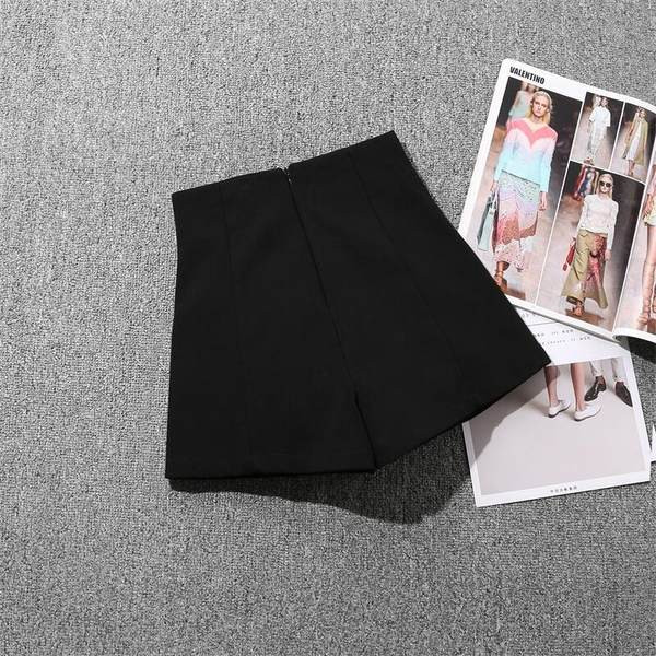 Κομψό σορτς με αγκράφα