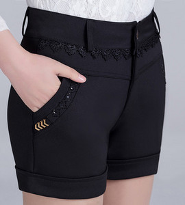 Νέο μοντέλο γυναικείο σορτς σε μαύρο χρώμα με ψηλή μέση