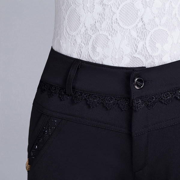 Νέο μοντέλο γυναικείο σορτς σε μαύρο χρώμα με ψηλή μέση