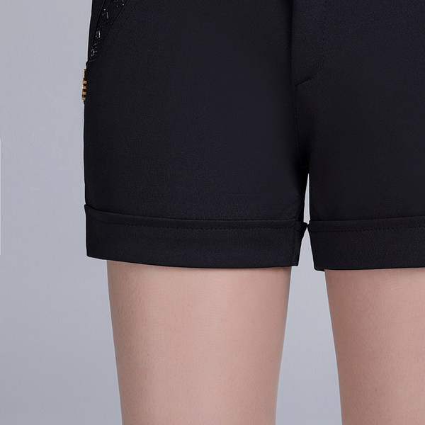 Νέο μοντέλο γυναικείο σορτς σε μαύρο χρώμα με ψηλή μέση