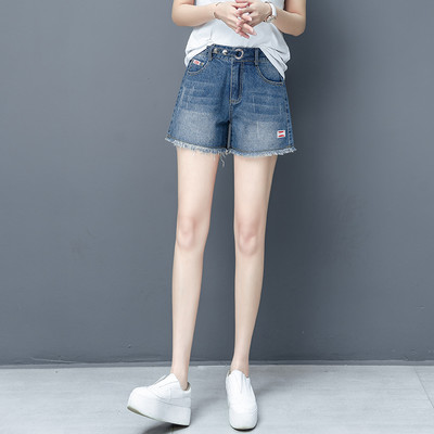 Νέο μοντέλο γυναικείου τζιν σορτς σε μπλε χρώμα