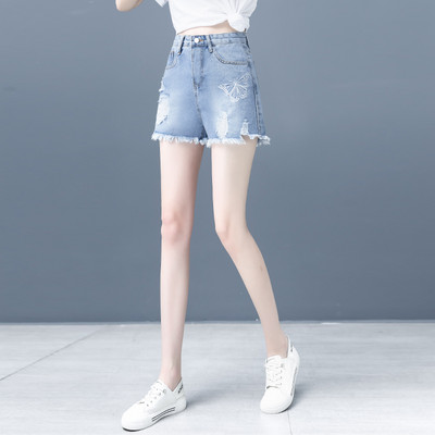 Μοντέρνο κοντό τζιν με κέντημα