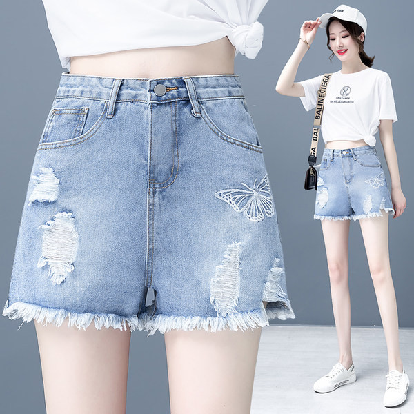 Μοντέρνο κοντό τζιν με κέντημα