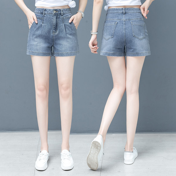 Kratke traperice s visokim strukom i džepovima - za žene