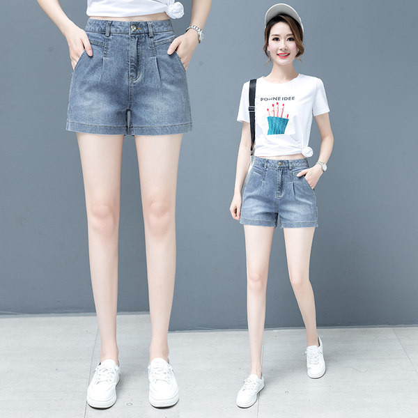 Kratke traperice s visokim strukom i džepovima - za žene