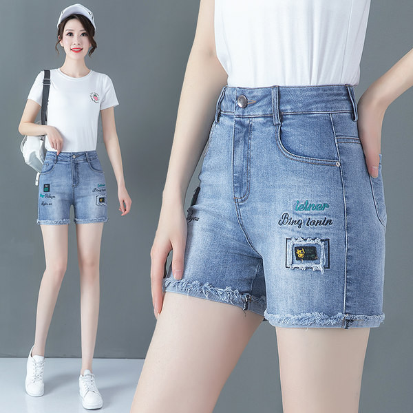 Naiste vabaaja lühikesed püksid tikandiga