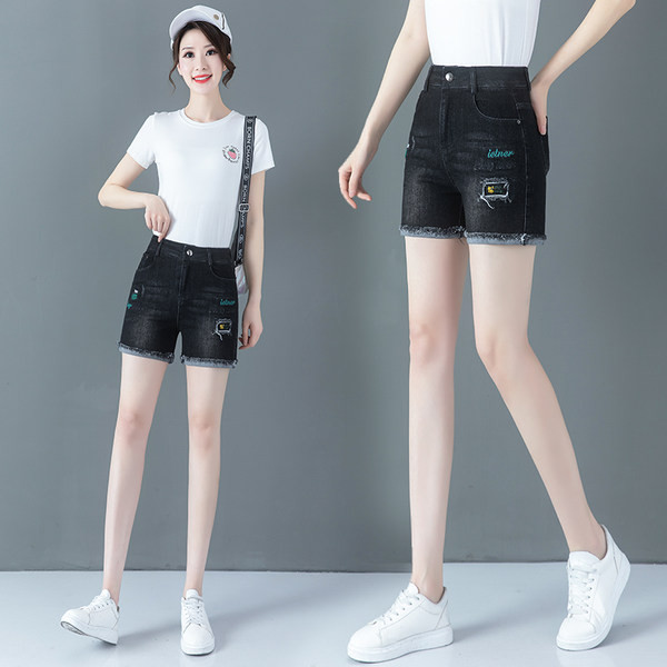 Naiste vabaaja lühikesed püksid tikandiga