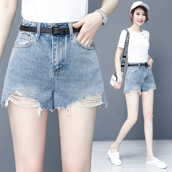 Casual γυναικείο τζιν σορτς με σκισμένα μοτίβα