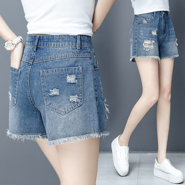 Τζιν σορτς με σκισμένο δεξί και ψηλόμεσο