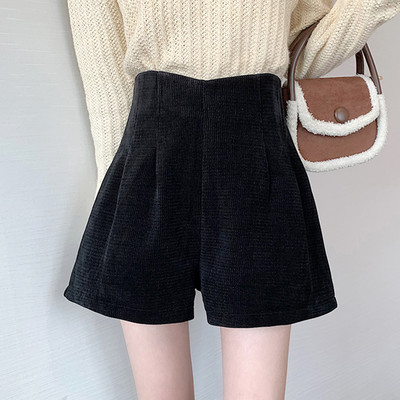 Γυναικεία σορτς - διαφορετικά μοντέλα