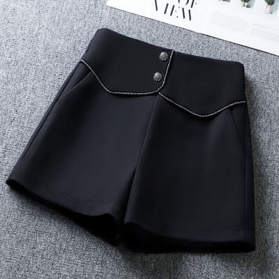 Γυναικείο σορτς σε μαύρο χρώμα κατάλληλο για το καλοκαίρι