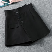 Γυναικείο σορτς με ψηλή μέση και κούμπωμα στο πλάι