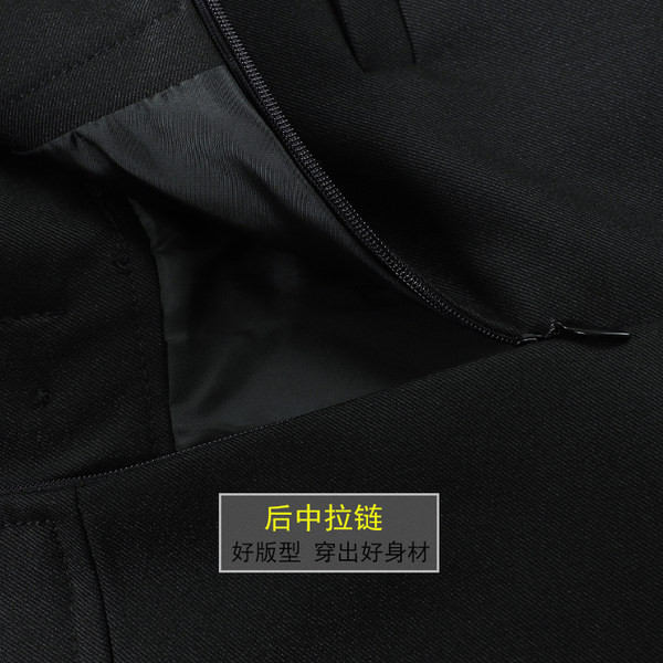 Γυναικείο σορτς με ψηλή μέση και κούμπωμα στο πλάι