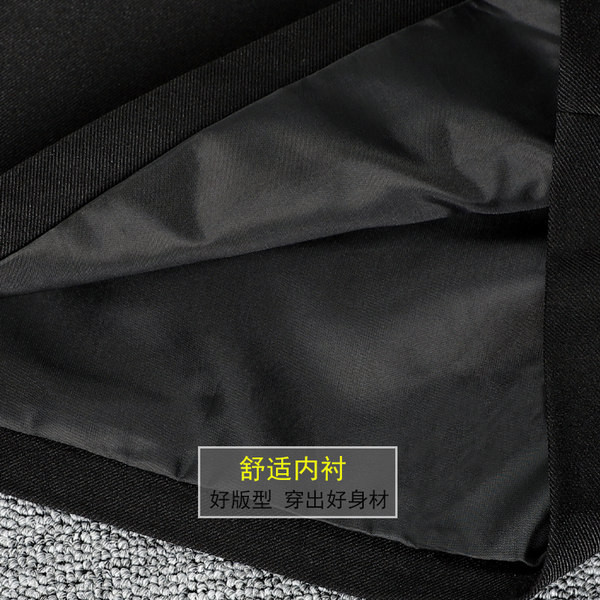 Γυναικείο σορτς με ψηλή μέση και κούμπωμα στο πλάι