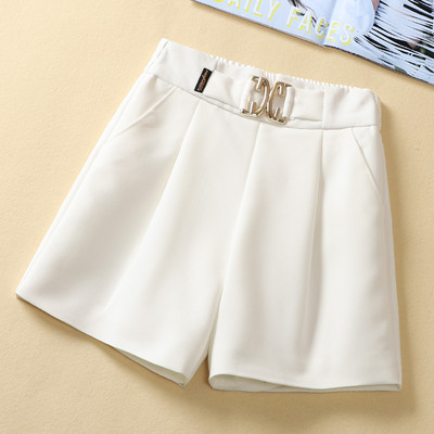 Praegused metallkaunistusega püksid