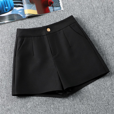 Ежедневни къси панталони изчистен модел