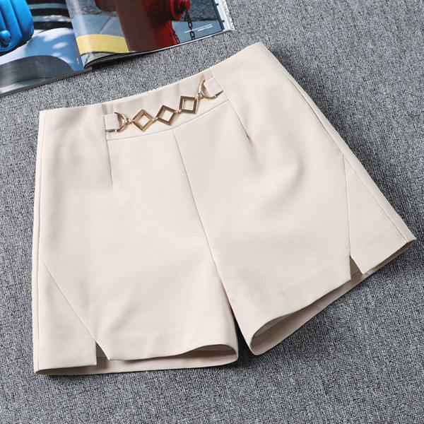 Ženske kratke hlače s metalnim ukrasom - dvije boje