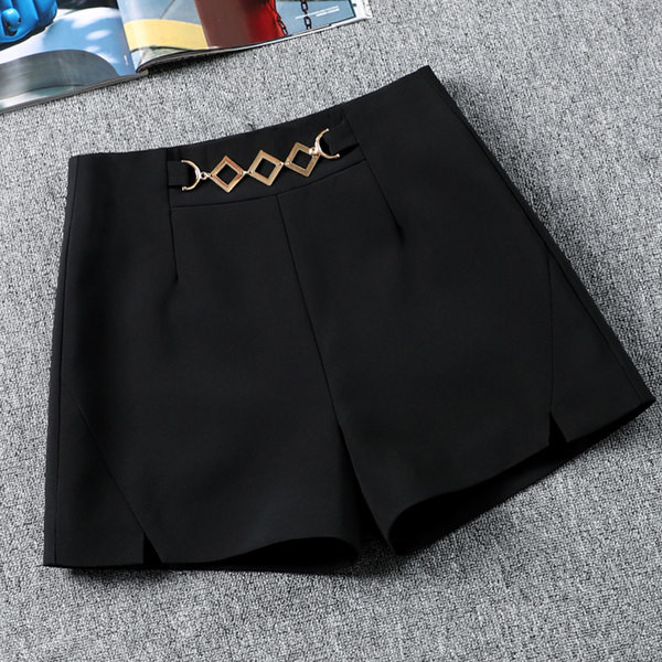 Ženske kratke hlače s metalnim ukrasom - dvije boje