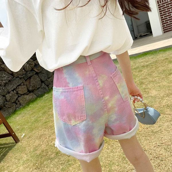 Τζιν σορτς με ιριδίζοντα χρώματα και κούμπωμα με κουμπιά