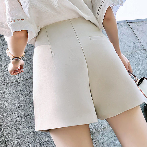 Νέο μοντέλο γυναικείου σορτς με ψηλή μέση