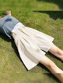 Καλοκαιρινό φαρδύ σορτς με ψηλή μέση για γυναίκες