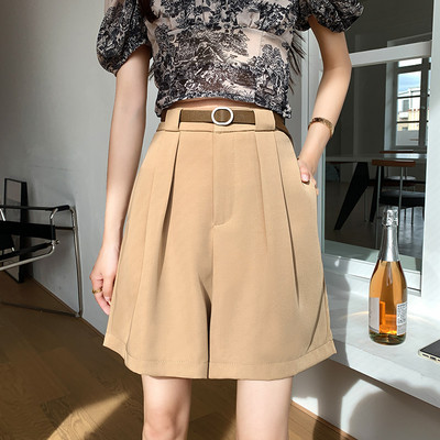 Γυναικείο φαρδύ σορτς σε τρία χρώματα