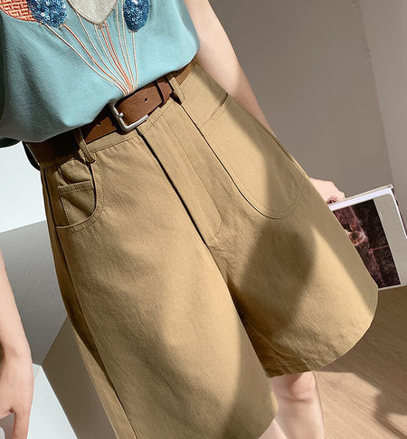 Naiste vabaaja laiad taskutega püksid