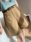 Naiste lühikesed püksid kõrge vöökoha ja taskutega