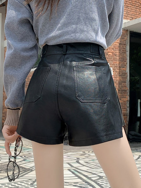 Γυναικείο έκο δερμάτινο σορτς με φερμουάρ στο πλάι