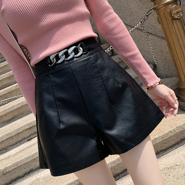 Μοντέρνο γυναικείο ψηλόμεσο δερμάτινο σορτς