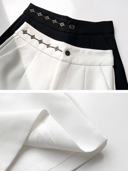 Moodsad kõrge vöökoha ja ketiga naiste lühikesed püksid