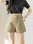 Μοντέρνο παντελόνι με κουμπί