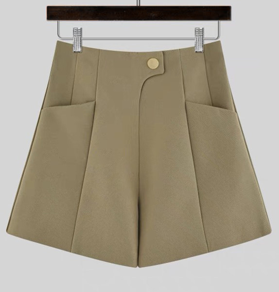 Moodsad naiste lühikesed püksid – kõrge vöökohaga