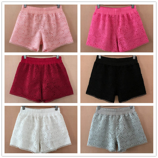 Къси дамски панталони с ластична талия и дантела 