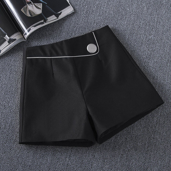 Uue mudeli nööbiga lühikesed püksid