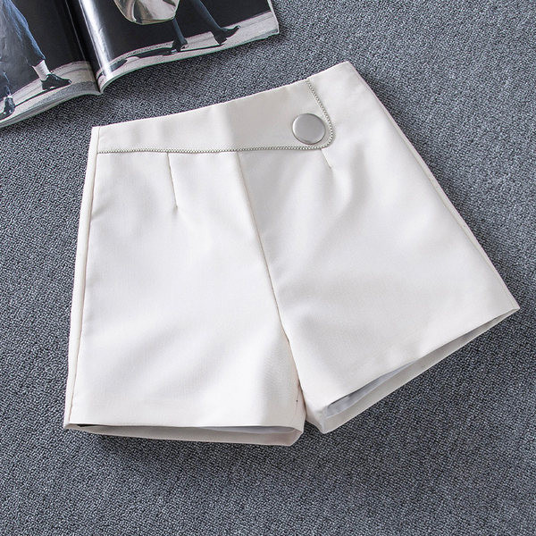 Uue mudeli nööbiga lühikesed püksid