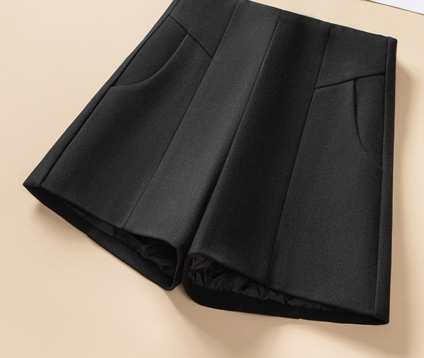 Μοντέρνο ψηλόμεσο παντελόνι σε δύο χρώματα