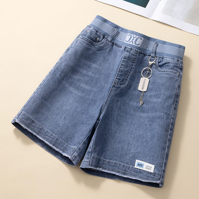 Τρέχον κοντό τζιν με τσέπες