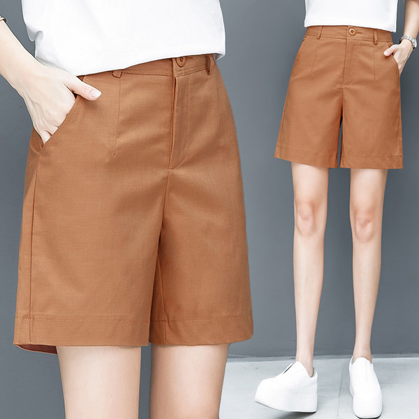 Μοντέρνο σορτς με κουμπί