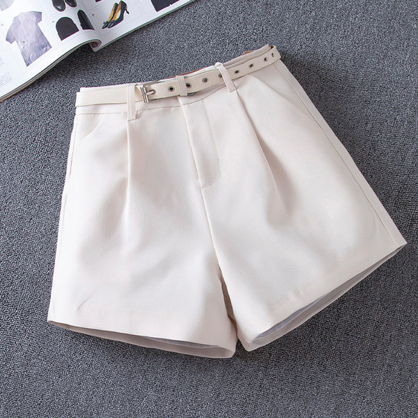 Σορτς φαρδύ μοντέλο με ζώνη