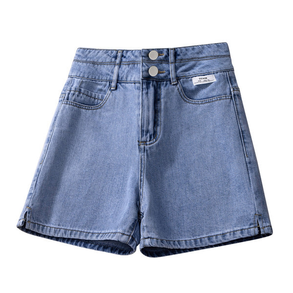 Moodsad taskute ja nööpidega teksad