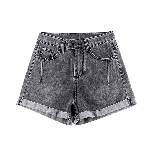 Naistele kõrge vöökoha ja nööpidega teksapüksid